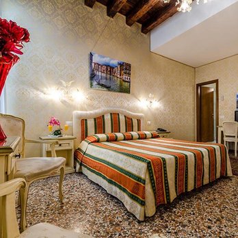La Campana - Hotels & Travel Near Me - Venezia, VE La Campana - Hotels & Travel Near Me - Venezia, VE