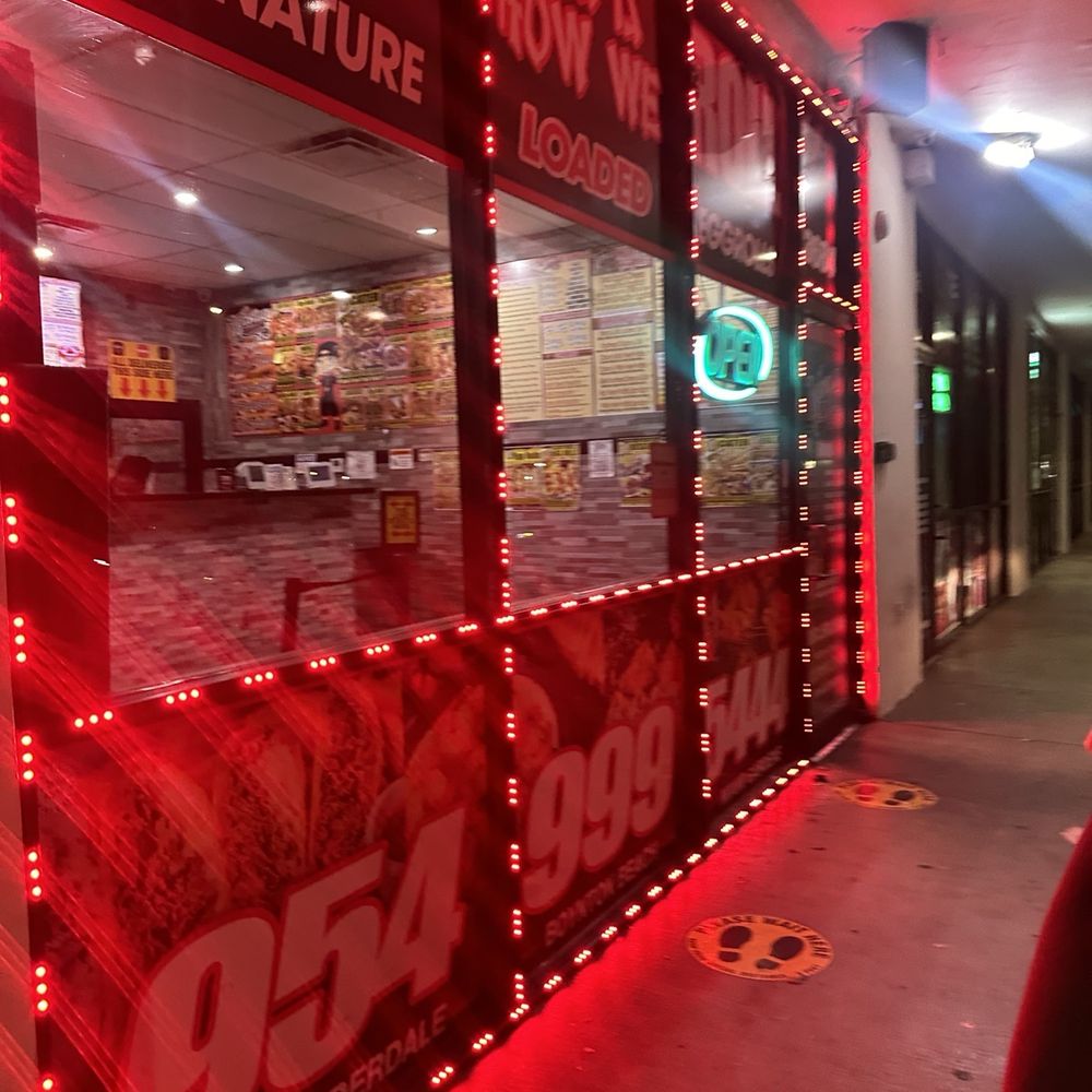 World Famous - Outside - Food Trucks Near Me - Lauderdale Lakes, Florida