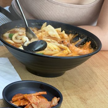 Yangji Gamjatang - Seafood Noodle Soup (해물우동) - Soup Near Me - Los Angeles, California Yangji Gamjatang - Seafood Noodle Soup (해물우동) - Soup Near Me - Los Angeles, California