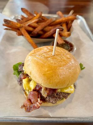 Basic Burger by null