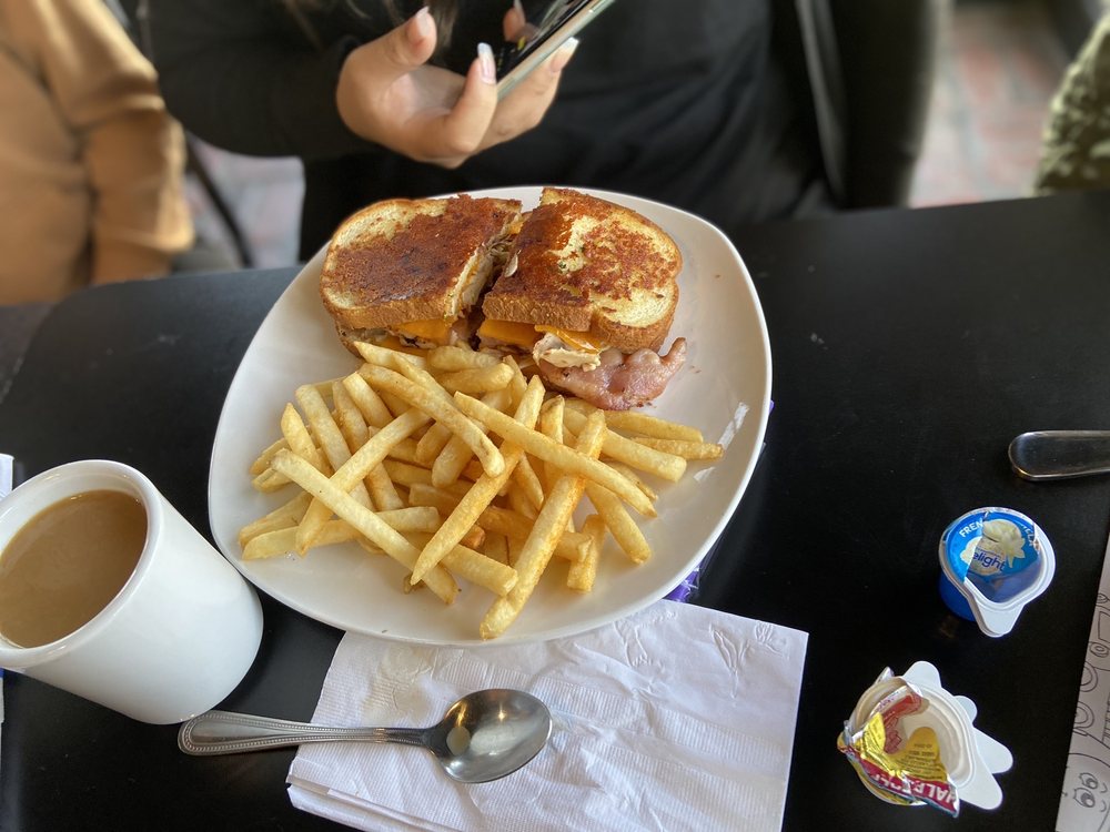 AROMAS 659 Photos & 281 Reviews 568 E Olive Ave, Fresno, California