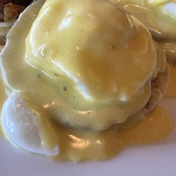 Amphora Diner - Eggs Benedict - Breakfast & Brunch Near Me - Herndon, Virginia