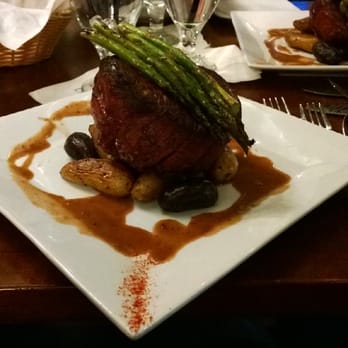 Garlic - Filet mignon with fingerling potatoes and asparagus - Steakhouses Near Me - Stroudsburg, Pennsylvania