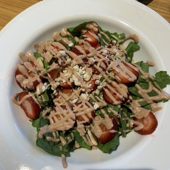 Jilla's Gourmet Kitchen - Strawberry feta Strawberry Spinach Salad with Honey Balsamic Vinaigrette - Cafes Near Me - Little River, South Carolina