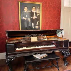 Mabry Hazen House - Amazing piano from New York