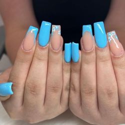 Fingers & Toes Nail Salon - Acrylic