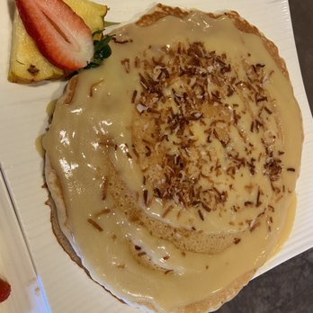 Moena Café - Banana Chantilly pancake (1 stack) - Cafes Near Me - Honolulu, Hawaii Moena Café - Banana Chantilly pancake (1 stack) - Cafes Near Me - Honolulu, Hawaii
