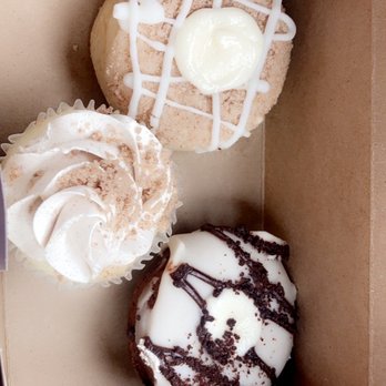 HaleLife Bakery - Cookies and cream cheesecake donut, Cinnamon Toast Crunch donut & apple pie cupcake. All vegan and gluten free! - Gluten-Free Near Me - St Petersburg, Florida HaleLife Bakery - Cookies and cream cheesecake donut, Cinnamon Toast Crunch donut & apple pie cupcake. All vegan and gluten free! - Gluten-Free Near Me - St Petersburg, Florida