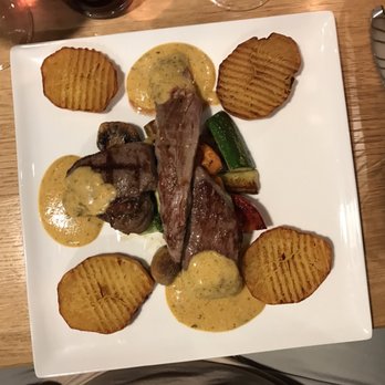 Aresto - Verschiedene Lammsorten mit Gemüse und Kartoffeln - Greek Near Me - Hanover, NI