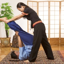 Masajes Orientales Xiao Ying Madrid - Masaje tradicional tailandés en Masajes Orientales Xiao Ying Madrid, Barrio de Salamanca. Técnica terapéutica alivia tensión muscular.