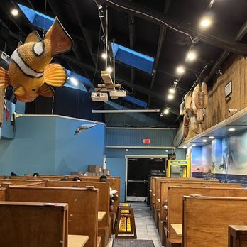 Iguanas - Dining - Seafood Near Me - St. Simons, Georgia