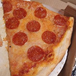 Quincin Pizzeria & Spanish Food - Decent sized pepperoni slice...bland & no sauce