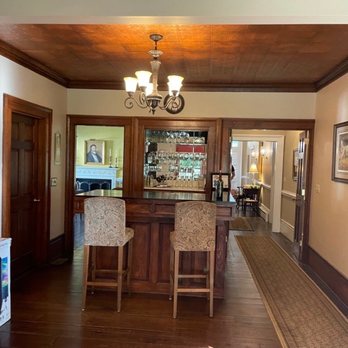 Ashford Inn - Bar area - Bed & Breakfast Near Me - Clinton, North Carolina