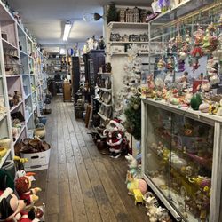 Elkin Antiques and Collectibles Mall