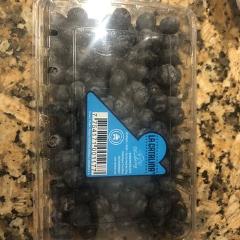 Randazzo Fresh Market - Fresh and plump blueberries, none bad like other grocers - Fruits & Veggies Near Me - Warren, Michigan Randazzo Fresh Market - Fresh and plump blueberries, none bad like other grocers - Fruits & Veggies Near Me - Warren, Michigan