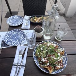 Nachos, mahi-mahi tacos and an empty aloe coconut margarita. ;)