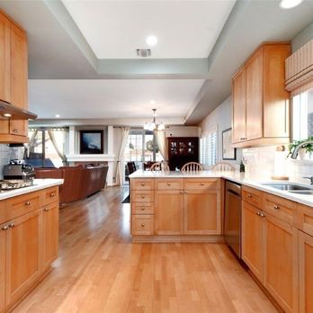 Belyea Construction - a kitchen with hardwood floors - General Contractors Near Me - Torrance, California Belyea Construction - a kitchen with hardwood floors - General Contractors Near Me - Torrance, California