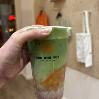 Odd One Out Tea Pasadena - Pistachio Strawberry Matcha - Bubble Tea Near Me - Pasadena, California