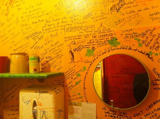 L’Un des Sens | Assiettes gourmandes et canons à partager au bar à vin intimiste du vieux Colmar by null