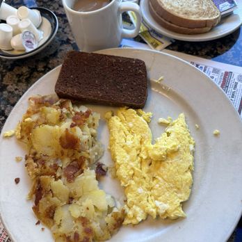 Mays Landing Diner - Scrambled eggs, hash browns, scrapple - American Near Me - Mays Landing, New Jersey Mays Landing Diner - Scrambled eggs, hash browns, scrapple - American Near Me - Mays Landing, New Jersey