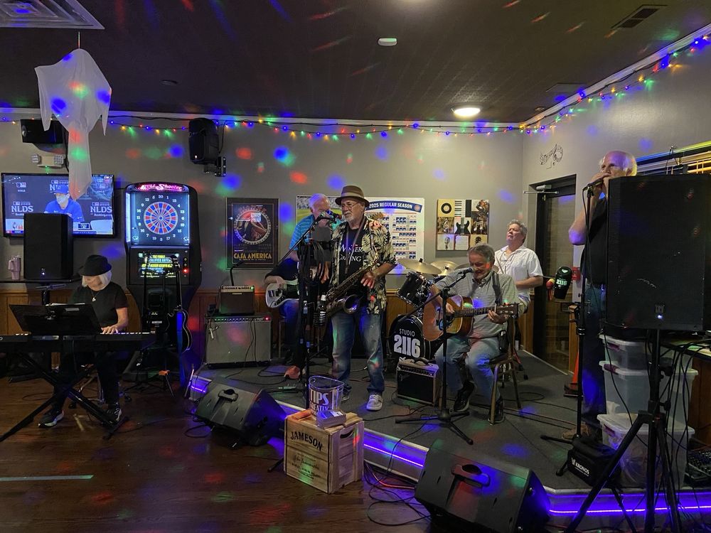 G & T Trackside Logo