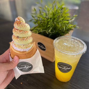 Snowtime - Fish Cone With Matcha and Taro Swirl/Yuzu Green Tea - Coffee & Tea Near Me - Chandler, Arizona Snowtime - Fish Cone With Matcha and Taro Swirl/Yuzu Green Tea - Coffee & Tea Near Me - Chandler, Arizona