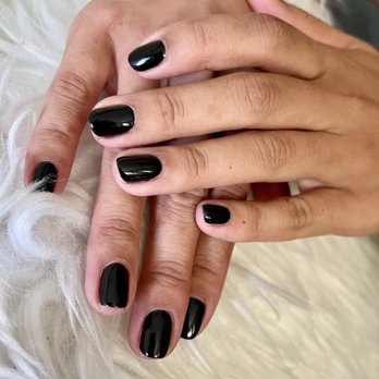 Insta Nails Studio - Gel manicure with short oval shape - Nail Salons Near Me - Garden Grove, California