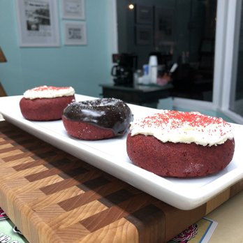 Munal's Donut Shop - Red Velvet - Donuts Near Me - Paducah, Kentucky