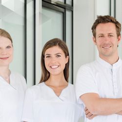 Praxisklinik für Zahnmedizin Alte Schmiede - Ärzteteam Praxisklinik für Zahnmedizin Alte Schmiede