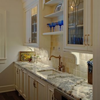 Olde World Cabinetry Plumbing & Hardware - Traditional-style Butler Pantry with leaded glass cabinet doors - Cabinetry Near Me - Pinellas Park, Florida Olde World Cabinetry Plumbing & Hardware - Traditional-style Butler Pantry with leaded glass cabinet doors - Cabinetry Near Me - Pinellas Park, Florida