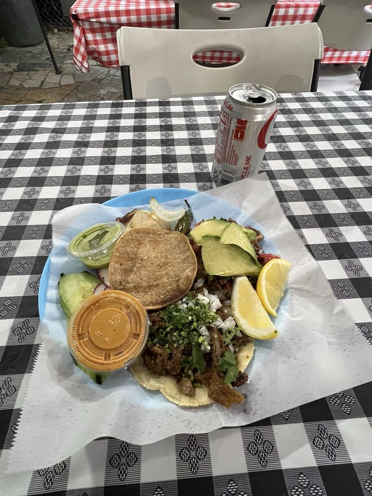 Tacos y Antojitos El May