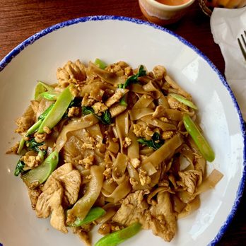 Thai Kitchen - Pad see ew - Thai Near Me - Lakewood, Ohio Thai Kitchen - Pad see ew - Thai Near Me - Lakewood, Ohio
