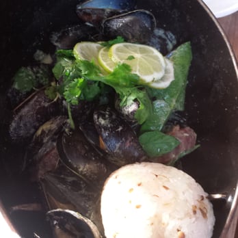 Manhattan Beach Post - Mussels - New American Near Me - Manhattan Beach, California Manhattan Beach Post - Mussels - New American Near Me - Manhattan Beach, California