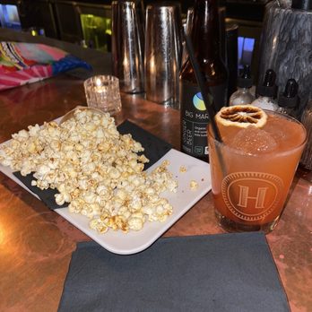 Highball - Great drinks, popcorn that tastes like sex, and incredible service from Rob. Highly rec. for a simple drink and/or din and drinks - Cocktail Bars Near Me - Phoenix, Arizona