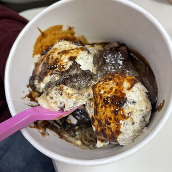 Baskin Robbins - two scoops of ice cream in a bowl - Ice Cream & Frozen Yogurt Near Me - Ogden, Utah Baskin Robbins - two scoops of ice cream in a bowl - Ice Cream & Frozen Yogurt Near Me - Ogden, Utah