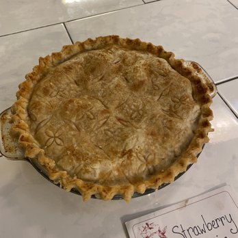 Ramsey Canyon Inn B & B - Strawberry balsamic pie - Bed & Breakfast Near Me - Hereford, Arizona Ramsey Canyon Inn B & B - Strawberry balsamic pie - Bed & Breakfast Near Me - Hereford, Arizona