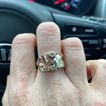 Burks Jewelers - Jewelry Repair Near Me - Atlanta, Georgia Burks Jewelers - Jewelry Repair Near Me - Atlanta, Georgia