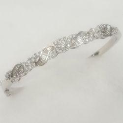 Modern & Classy Variety of Styles in Diamonds Pieces