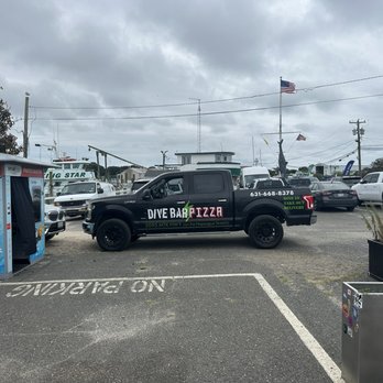 Dive Bar Pizza - Pizza Near Me - Montauk, New York Dive Bar Pizza - Pizza Near Me - Montauk, New York