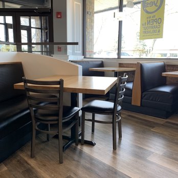 Grill House - Dining area - American Near Me - Northbrook, Illinois Grill House - Dining area - American Near Me - Northbrook, Illinois