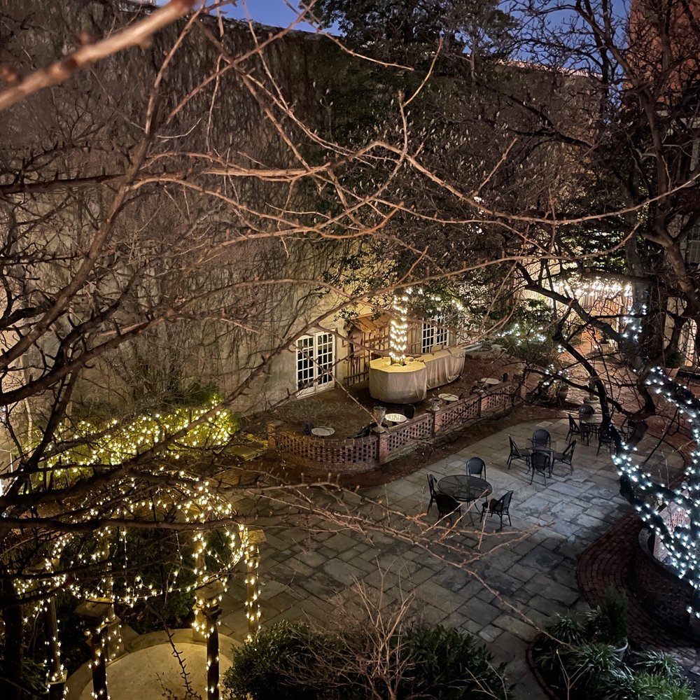 Accommodation – LeeLee and Jack are getting married!, image size:1000x1000