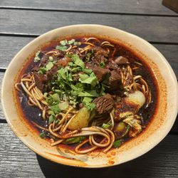 LIU 成都味道 Nudelhaus - Sichuan Rindfleisch Nudelsuppe