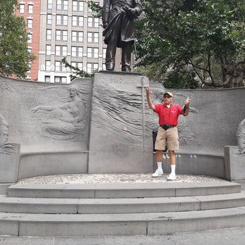 Flatiron Building - David Glasgow Fatratght statue - Landmarks & Historical Buildings Near Me - New York, New York Flatiron Building - David Glasgow Fatratght statue - Landmarks & Historical Buildings Near Me - New York, New York