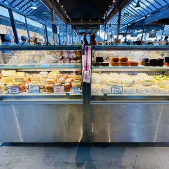 Mercado do Bolhão - Cheeses, etc. - Public Markets Near Me - Porto, 13 Mercado do Bolhão - Cheeses, etc. - Public Markets Near Me - Porto, 13