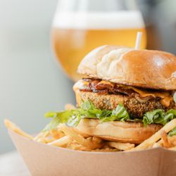 Side Project Brewing - Fried green tomato BLT with arugula, smoked paprika remoulade & French fries