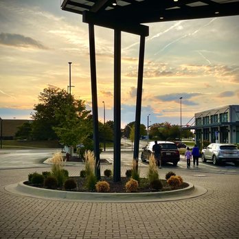 Hyatt Place Ann Arbor - In front of hotel during sunset - Hotels Near Me - Ann Arbor, Michigan Hyatt Place Ann Arbor - In front of hotel during sunset - Hotels Near Me - Ann Arbor, Michigan