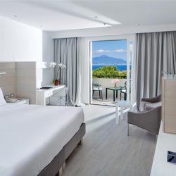 Hilton Sorrento Palace - Guest room