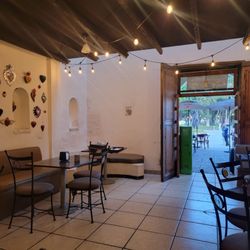 Los Jarrones Restaurante