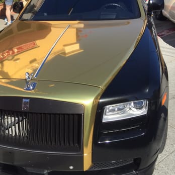 Cannery Row - Rolls Royce at Monterey Car Week 2015 - Shopping Centers Near Me - Monterey, California Cannery Row - Rolls Royce at Monterey Car Week 2015 - Shopping Centers Near Me - Monterey, California