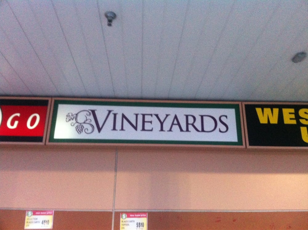 Vineyards Estate Wines Logo